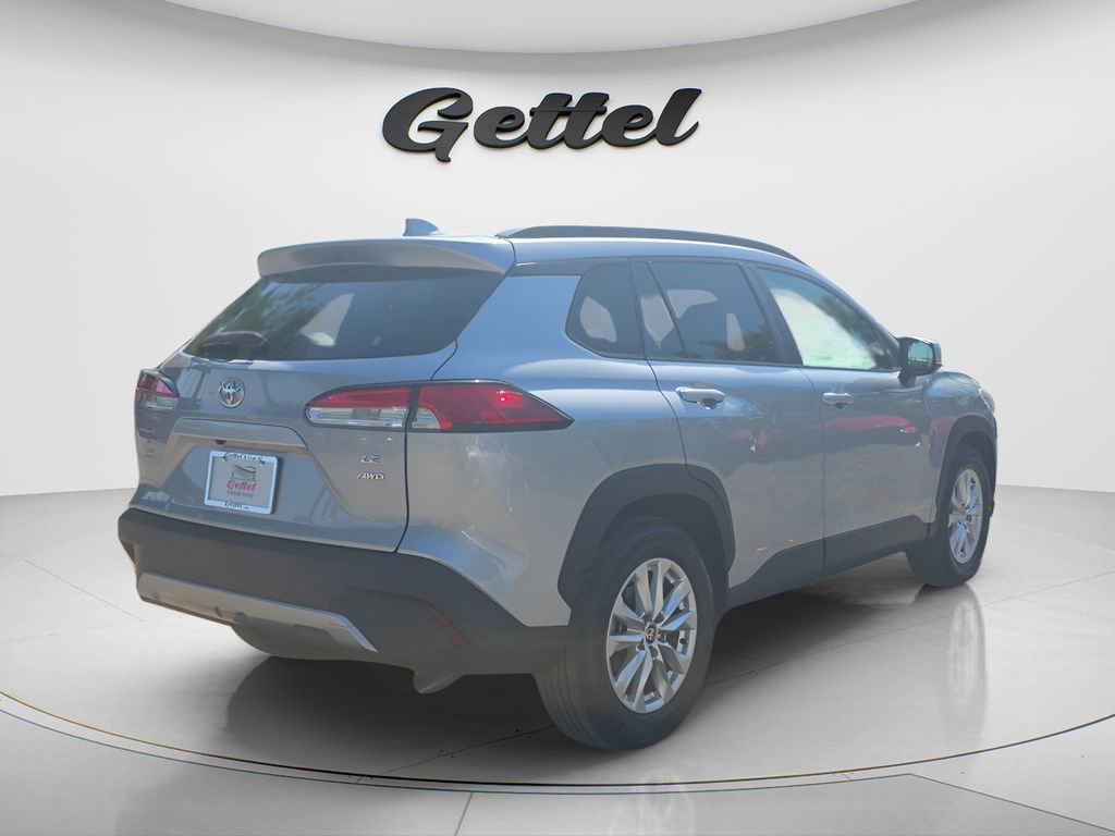 Used 2022 Toyota Corolla Cross LE w/ Moonroof Package AWD/4WD image 4