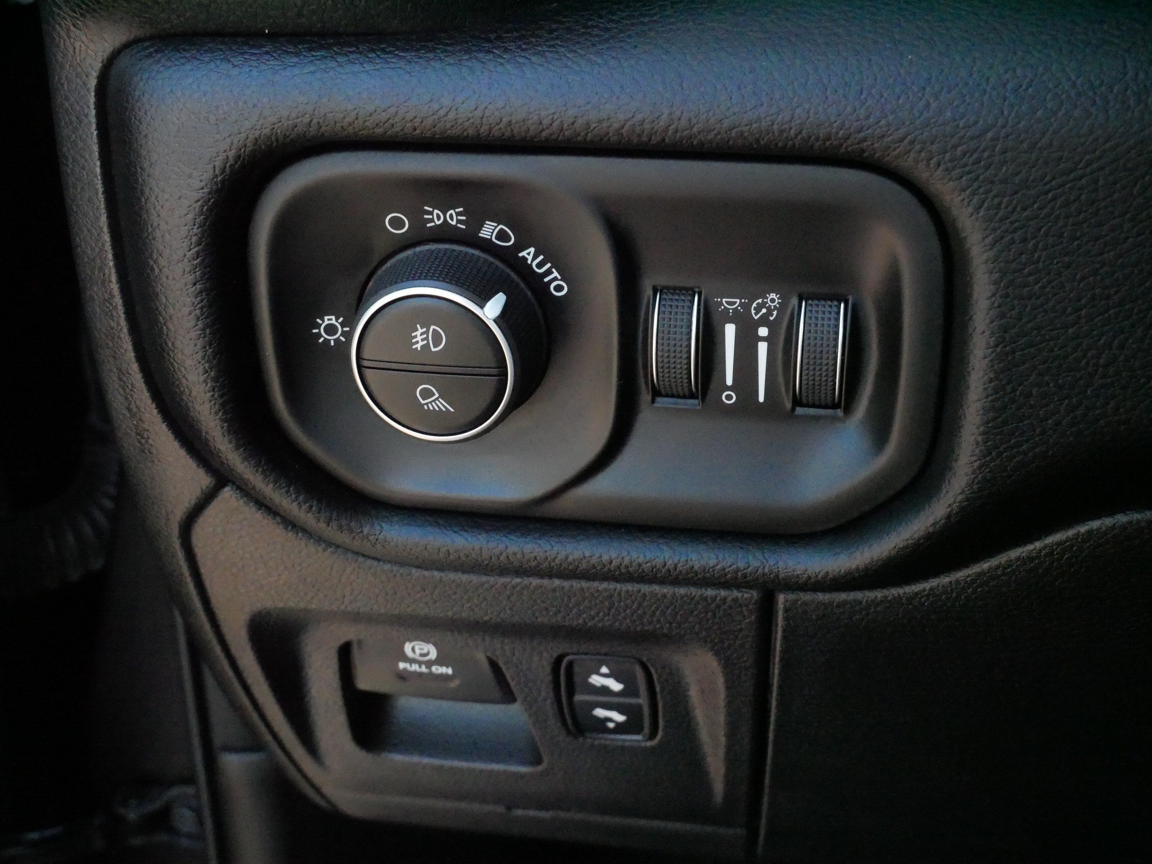 Used 2021 RAM 1500 Laramie AWD/4WD image 26
