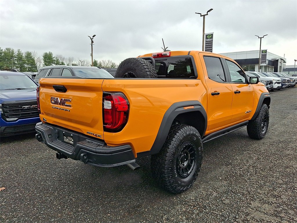 Used 2025 GMC Canyon AT4 w/ AT4X AEV Edition image 6