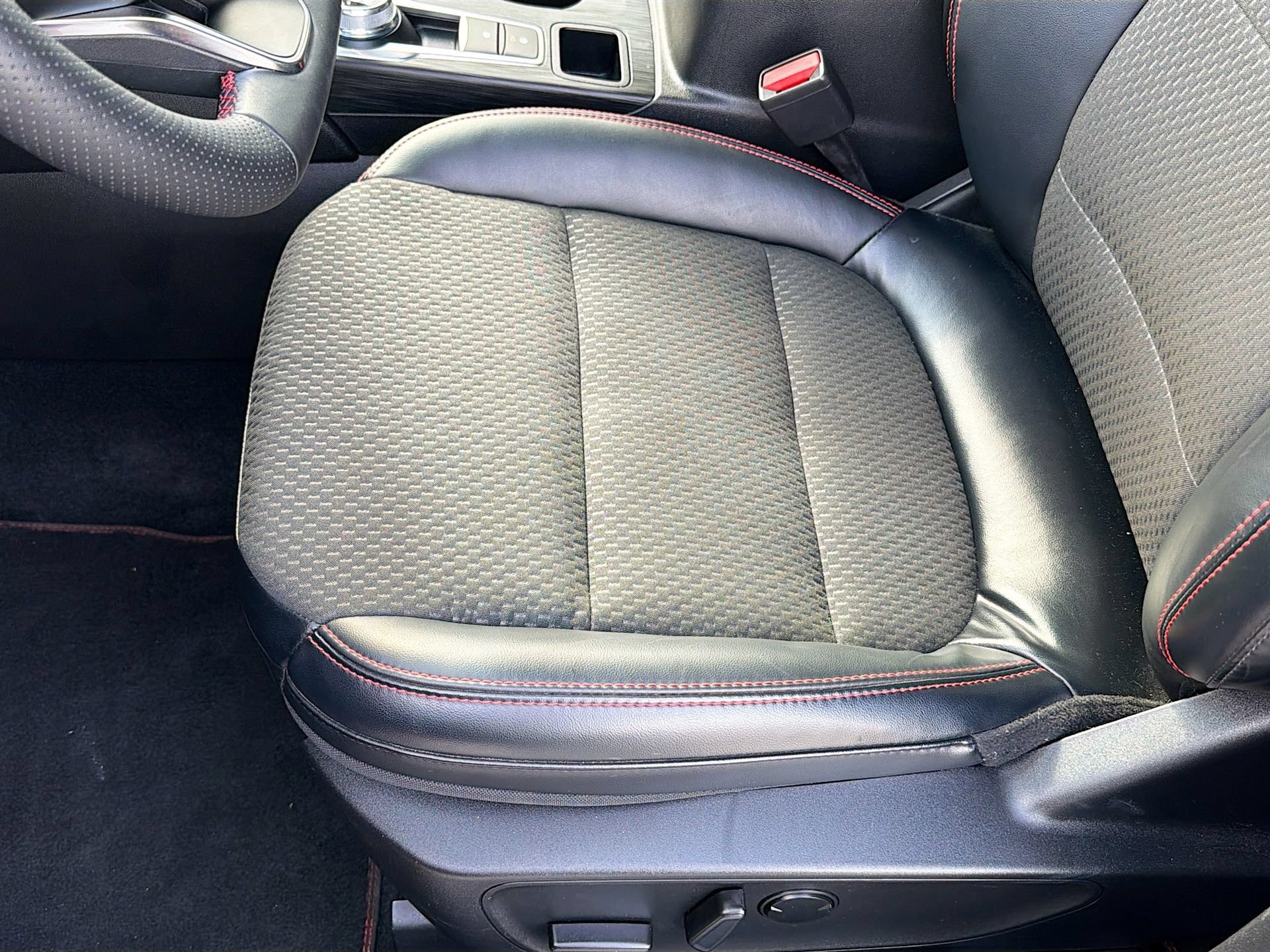 Used 2023 Ford Escape ST-Line w/ Tech Pack #1 FWD image 23