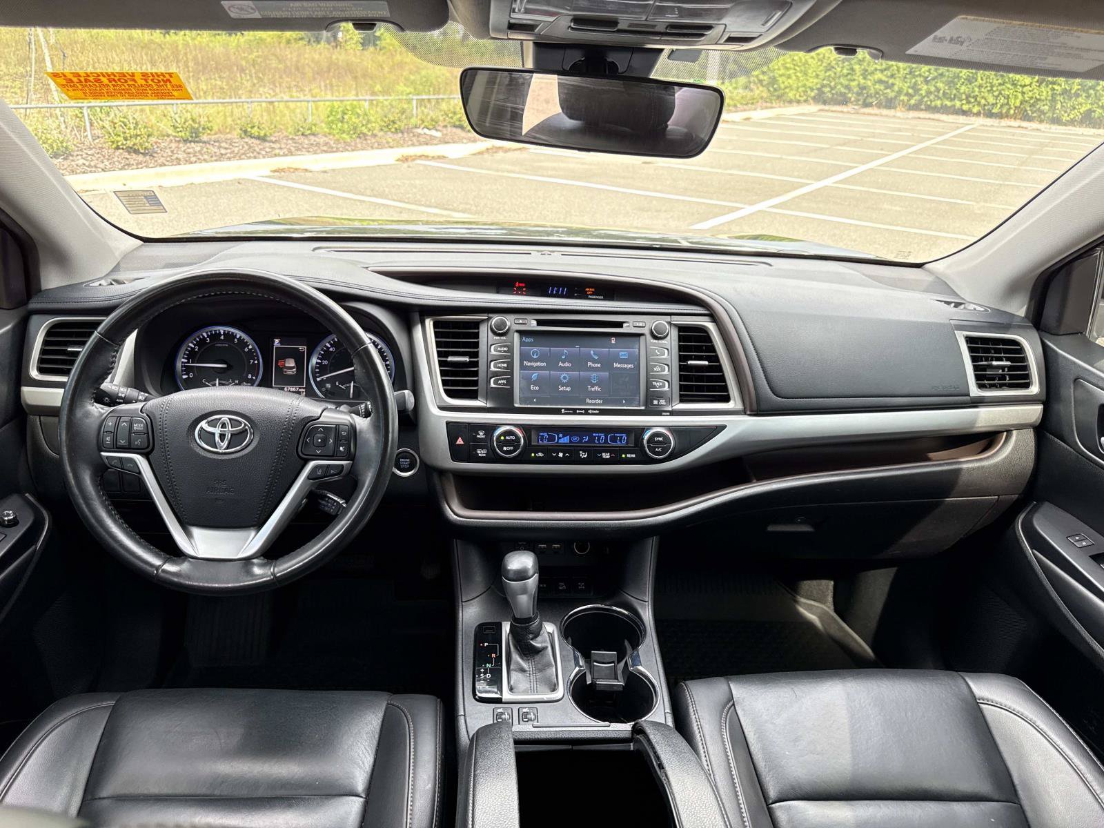Used 2019 Toyota Highlander XLE AWD/4WD image 14