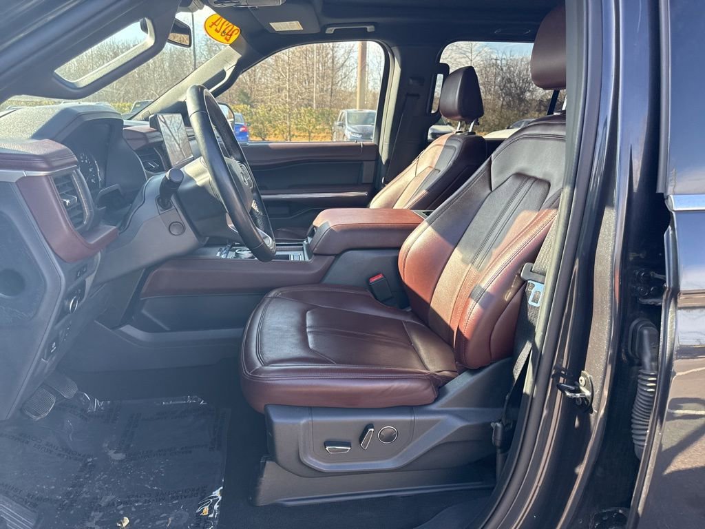 Used 2024 Ford Expedition Limited image 17