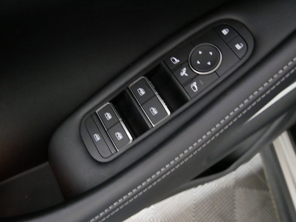 Used 2024 INFINITI QX60 Sensory image 15