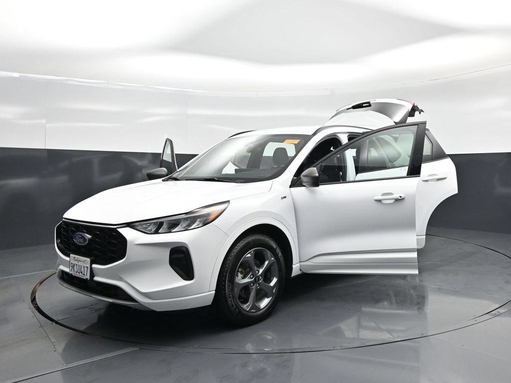 Certified 2023 Ford Escape ST-Line w/ Tech Pack #1 AWD/4WD image 26