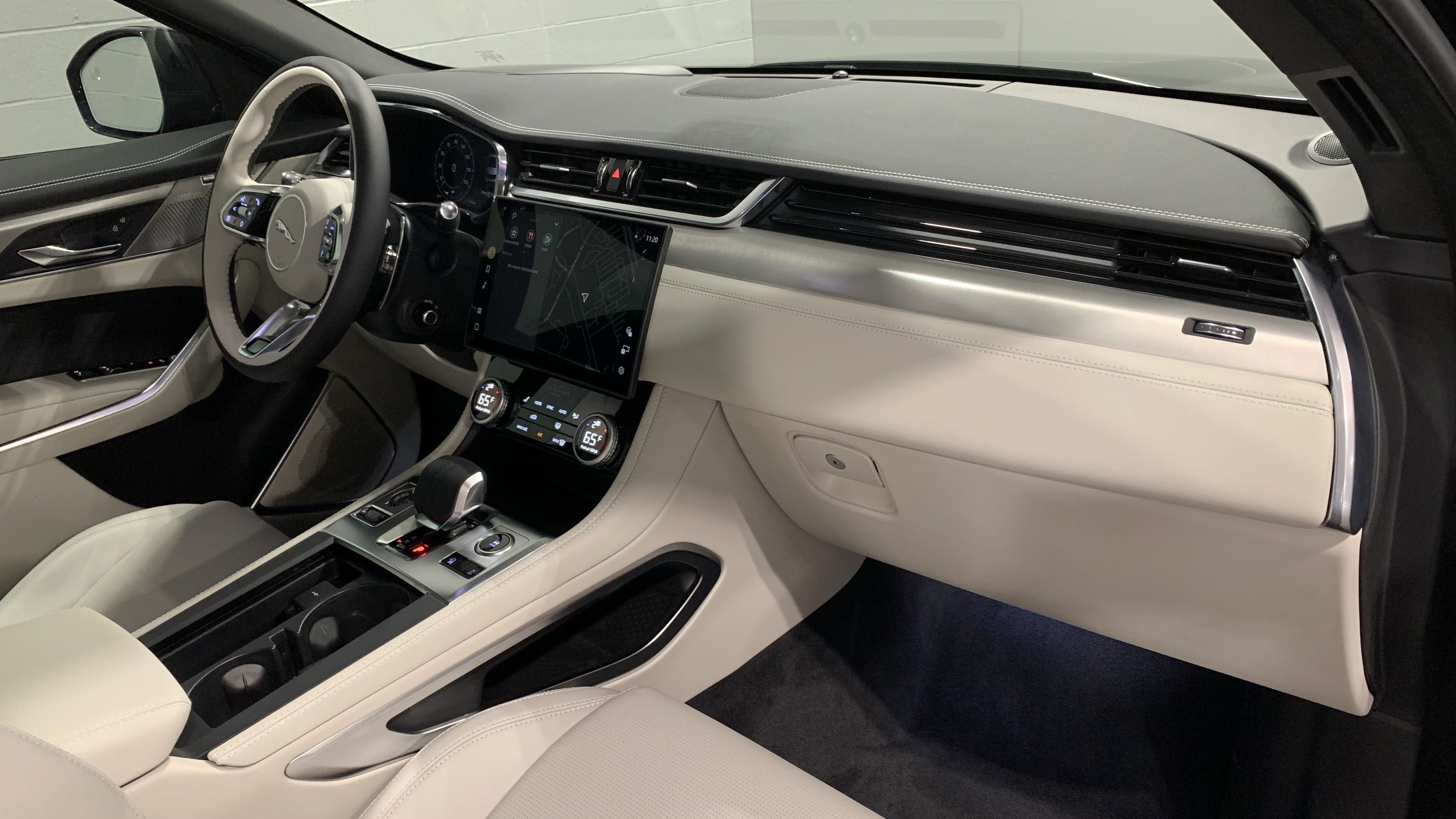 New 2026 Jaguar F-PACE R-Dynamic S image 4