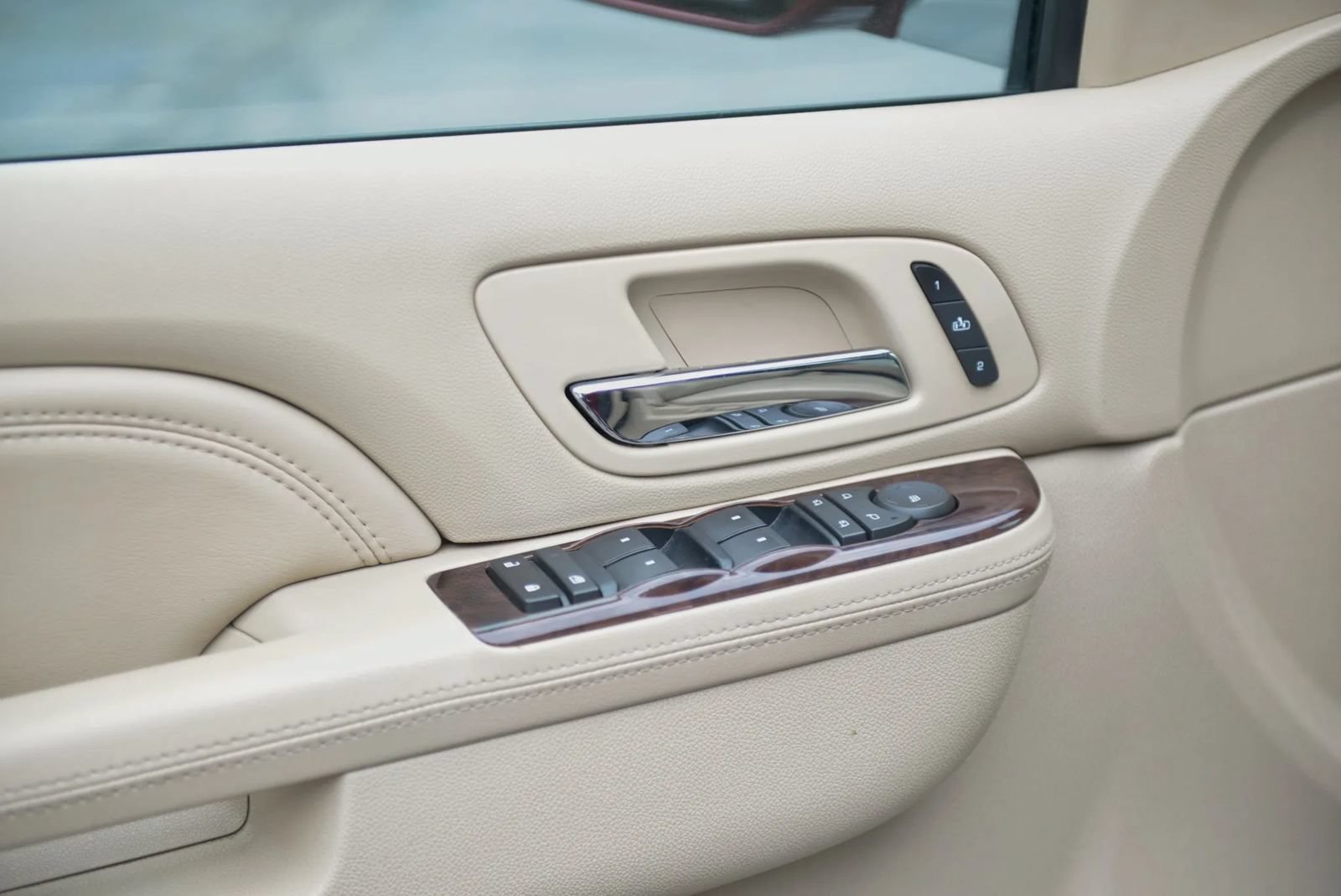 Used 2010 Cadillac Escalade Luxury AWD/4WD image 70