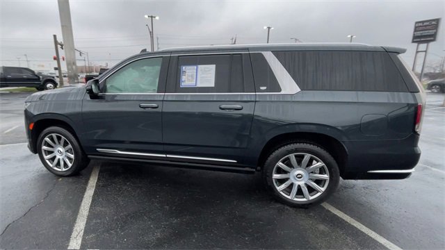 Used 2022 Cadillac Escalade ESV Premium Luxury Platinum image 7