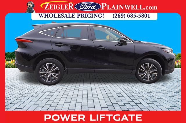 Used 2022 Toyota Venza LE image 6