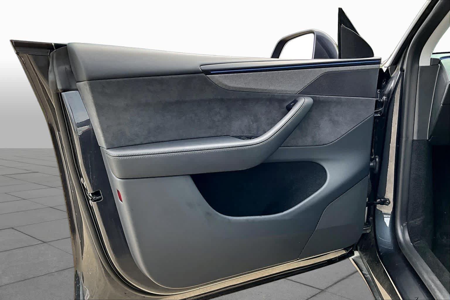 Used 2026 Tesla Model Y 2WD image 18