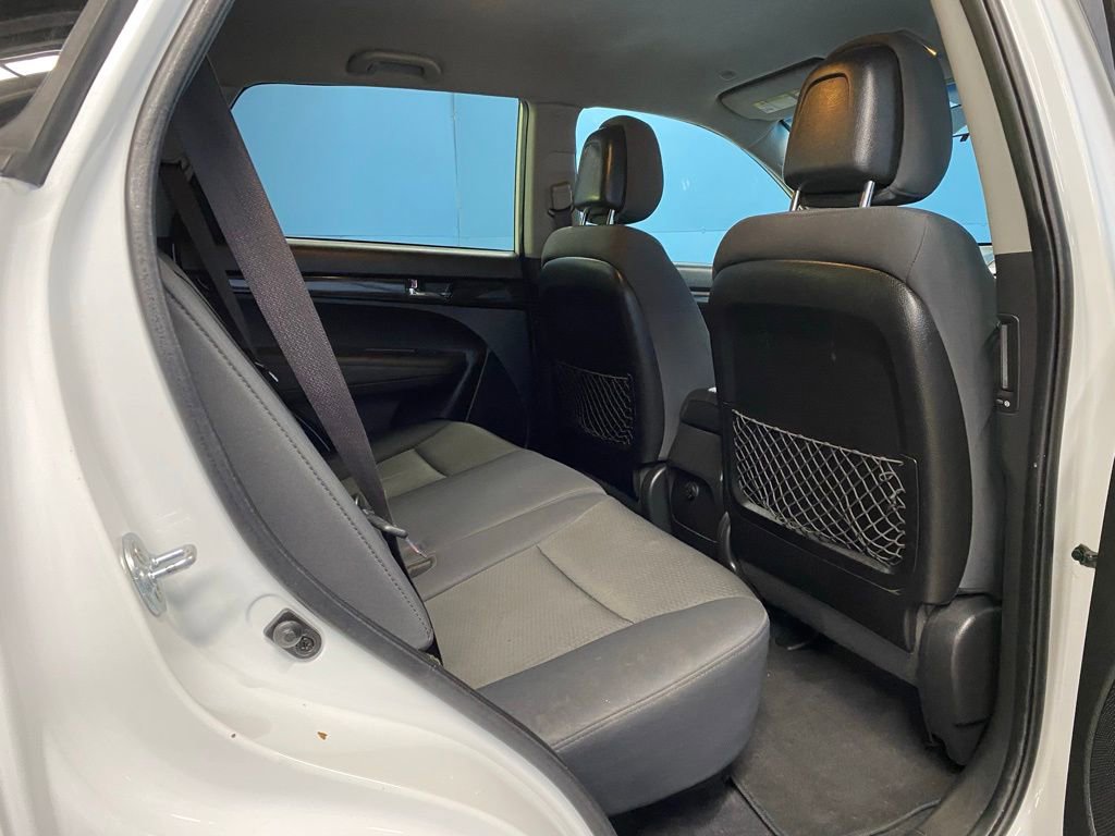 Used 2012 Kia Sorento LX image 41
