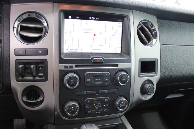 Used 2016 Ford Expedition XLT w/ Equipment Group 202A RWD image 9