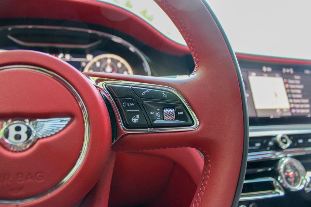 Used 2024 Bentley Flying Spur V8 AWD/4WD image 13