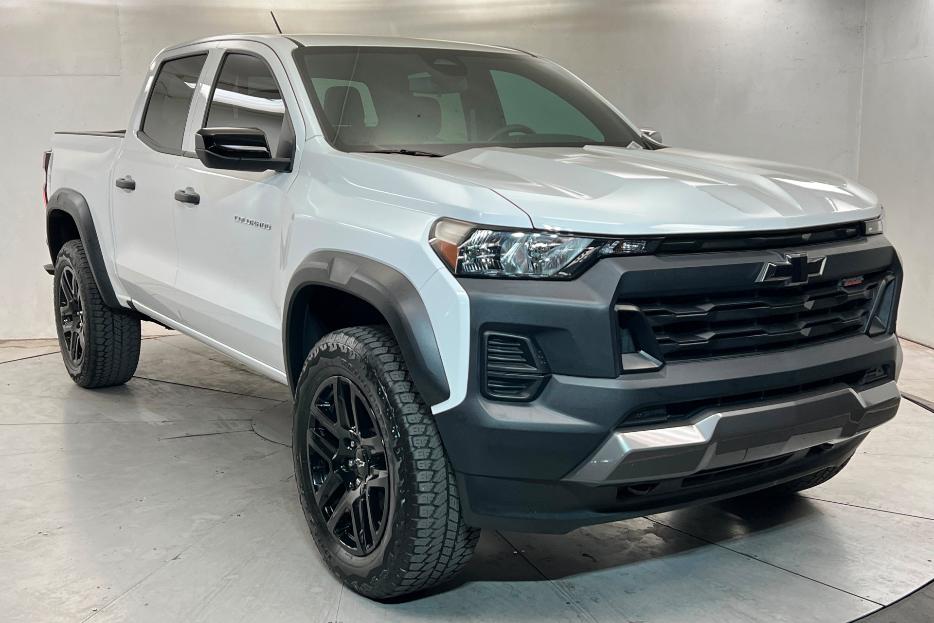 Used 2024 Chevrolet Colorado Trail Boss w/ Advanced Trailering Package AWD/4WD image 8