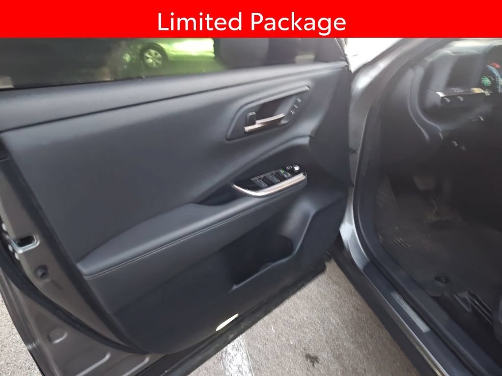 Used 2024 Toyota Crown AWD/4WD image 5