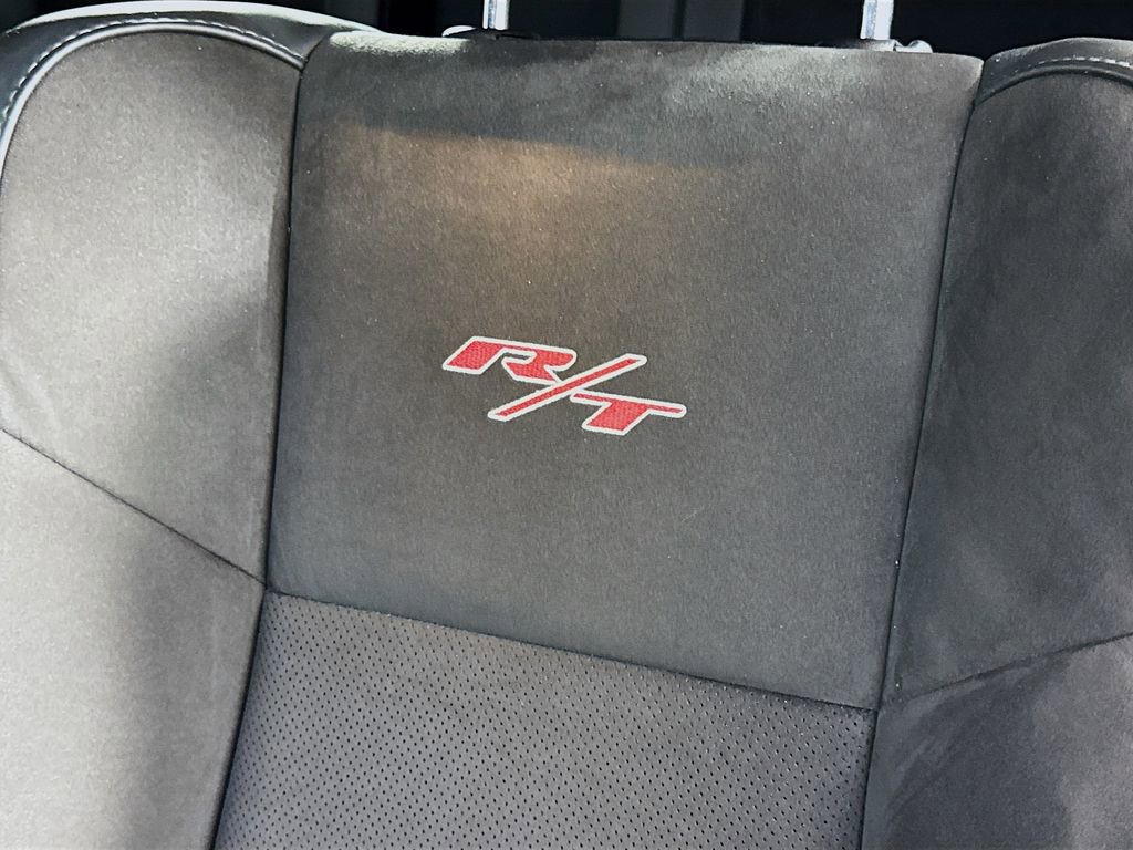 Used 2015 Dodge Challenger R/T Scat Pack w/ Scat Pack Appearance Package RWD image 17