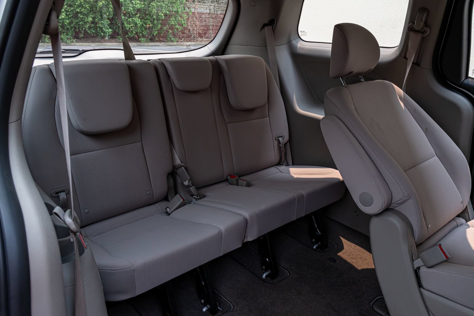 Used 2019 Kia Sedona L FWD image 4