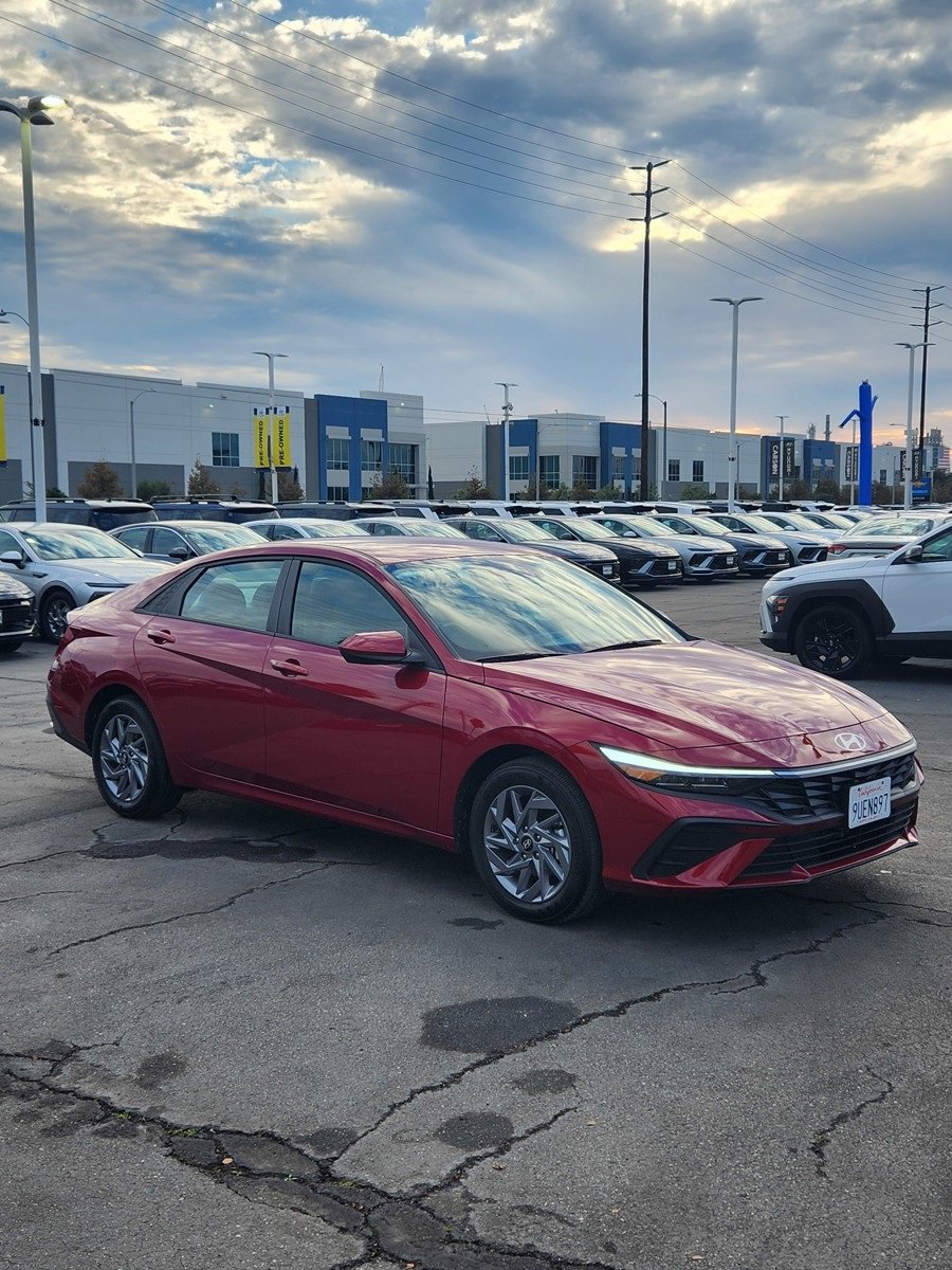 Certified 2025 Hyundai Elantra Blue image 13