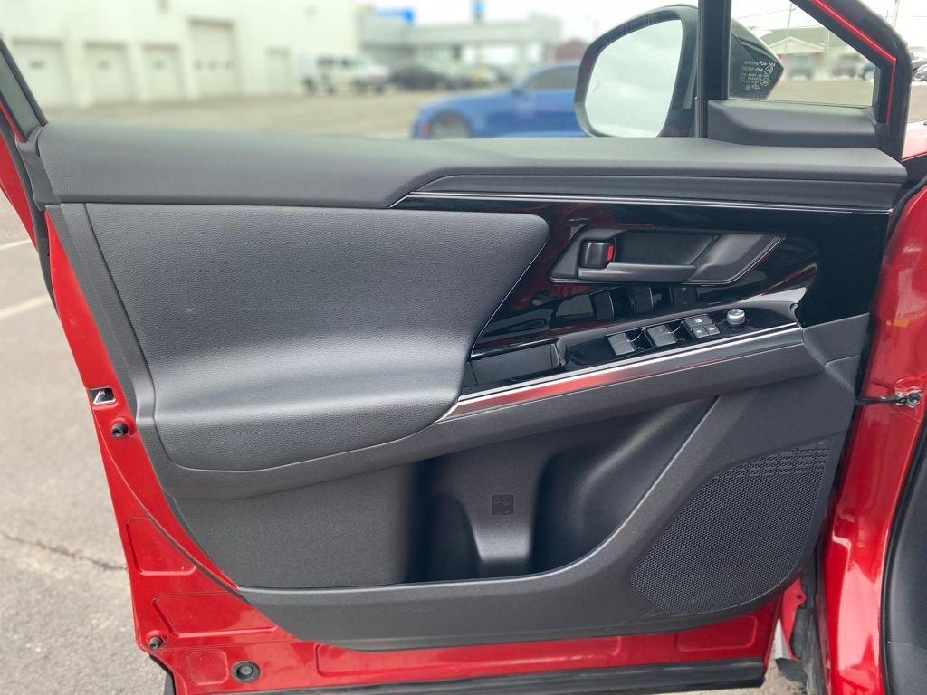 Used 2023 Toyota bZ4X Limited image 19