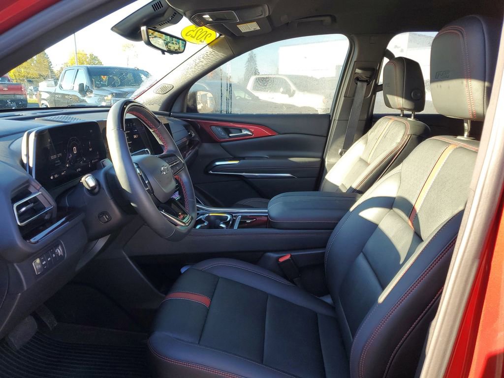 Used 2025 Chevrolet Traverse RS w/ LPO, Floor Liner Package image 5