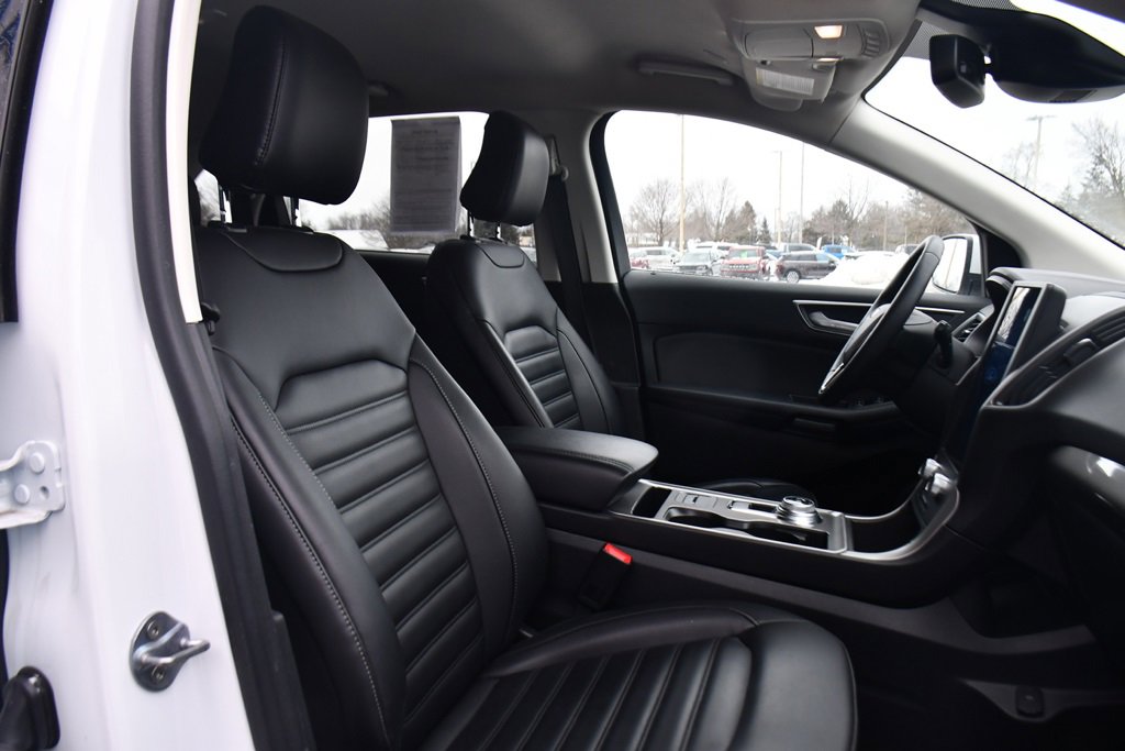 Used 2024 Ford Edge SEL w/ Convenience Package image 16