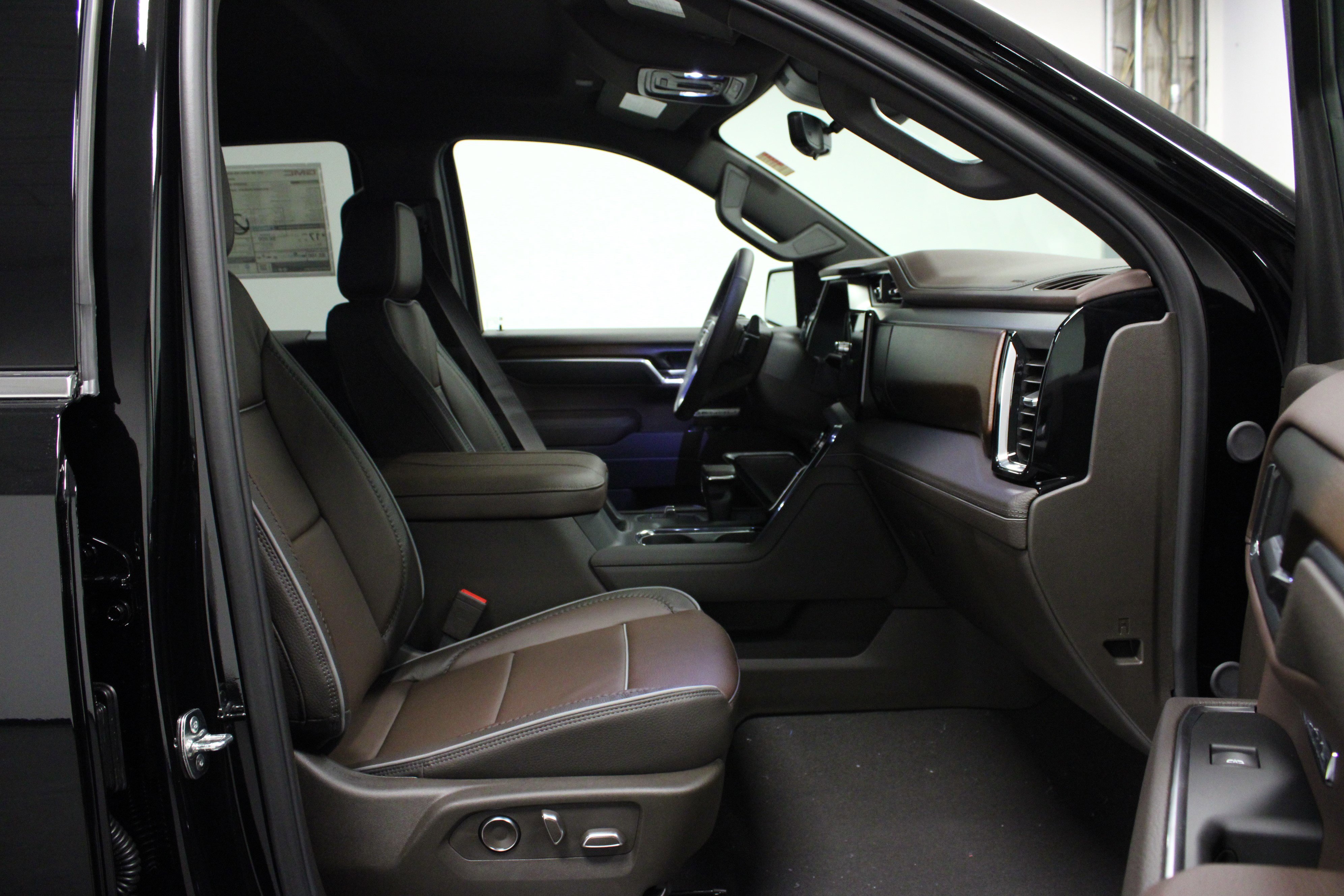 New 2025 GMC Sierra 1500 Denali w/ Technology Package image 16