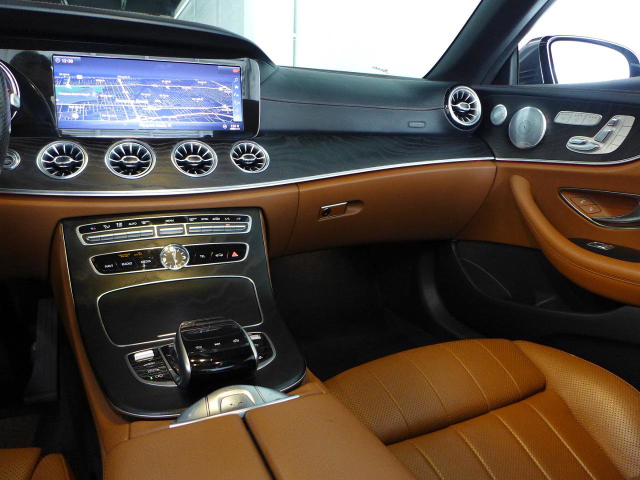Used 2018 Mercedes-Benz E 400 4MATIC Cabriolet image 52