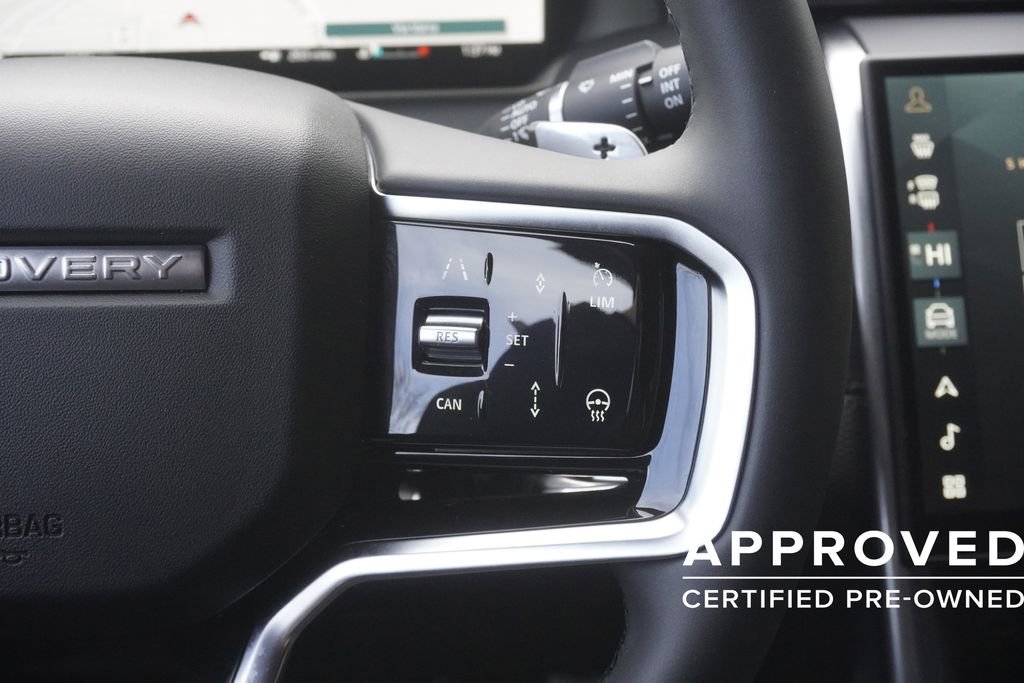 Used 2025 Land Rover Discovery Sport Dynamic SE image 13