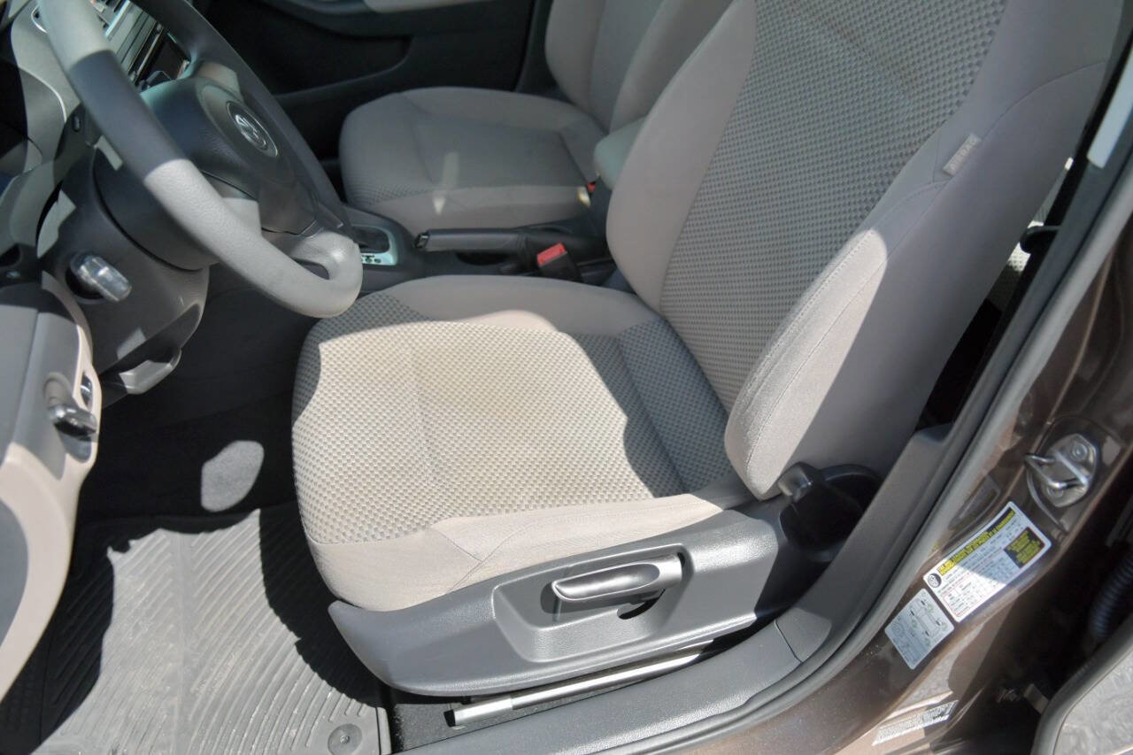 Used 2014 Volkswagen Jetta S image 17