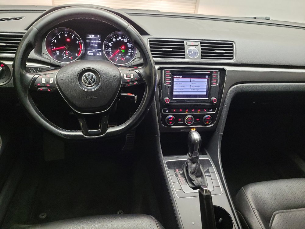 Used 2017 Volkswagen Passat 1.8T R-Line image 22