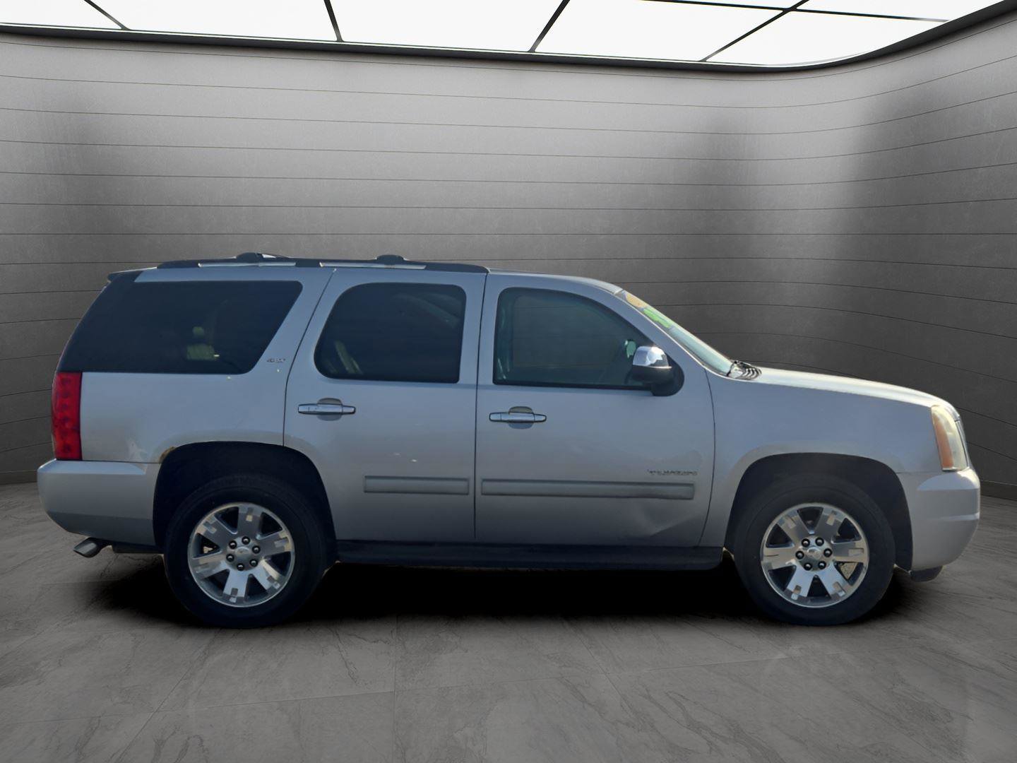 Used 2012 GMC Yukon SLT w/ Regional Value Package image 2