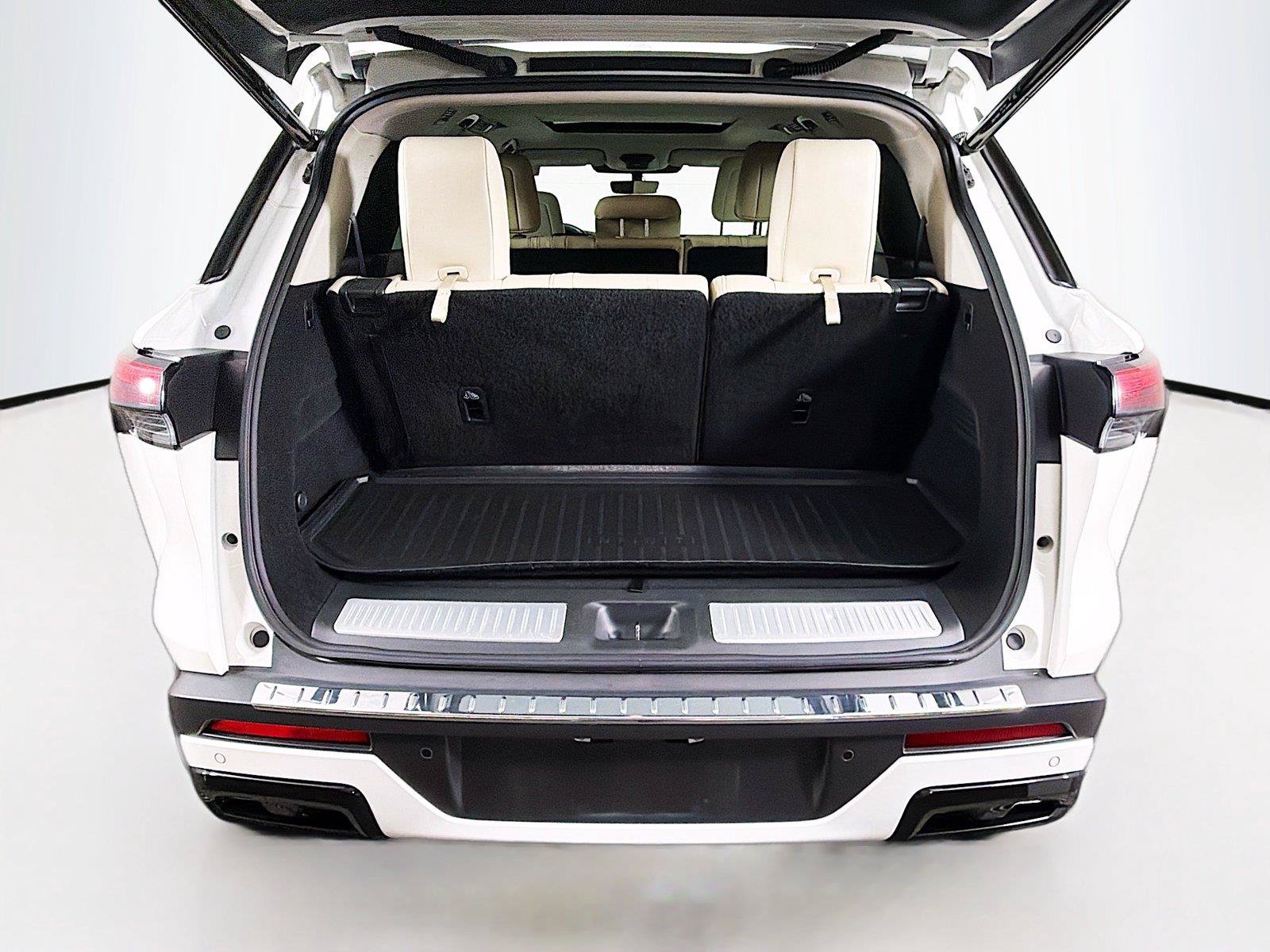 Used 2023 INFINITI QX60 Luxe w/ Cargo Package AWD/4WD image 14