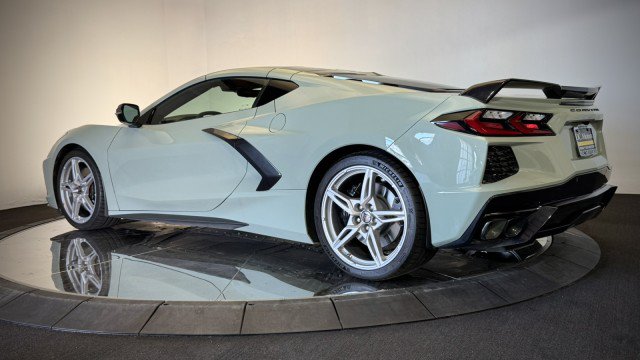 Used 2024 Chevrolet Corvette Stingray Premium Cpe w/ Z51 Performance Package RWD image 20