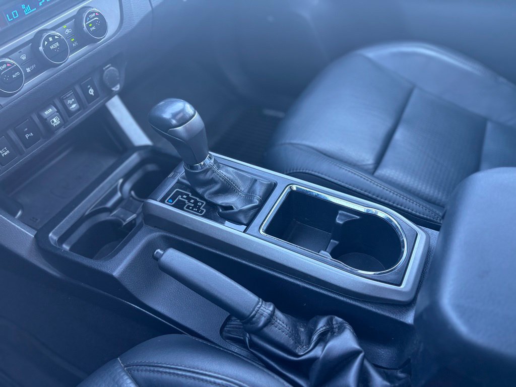 Used 2018 Toyota Tacoma Limited AWD/4WD image 23