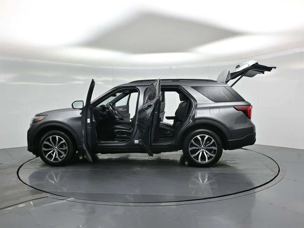 Certified 2025 Ford Explorer ST-Line image 37