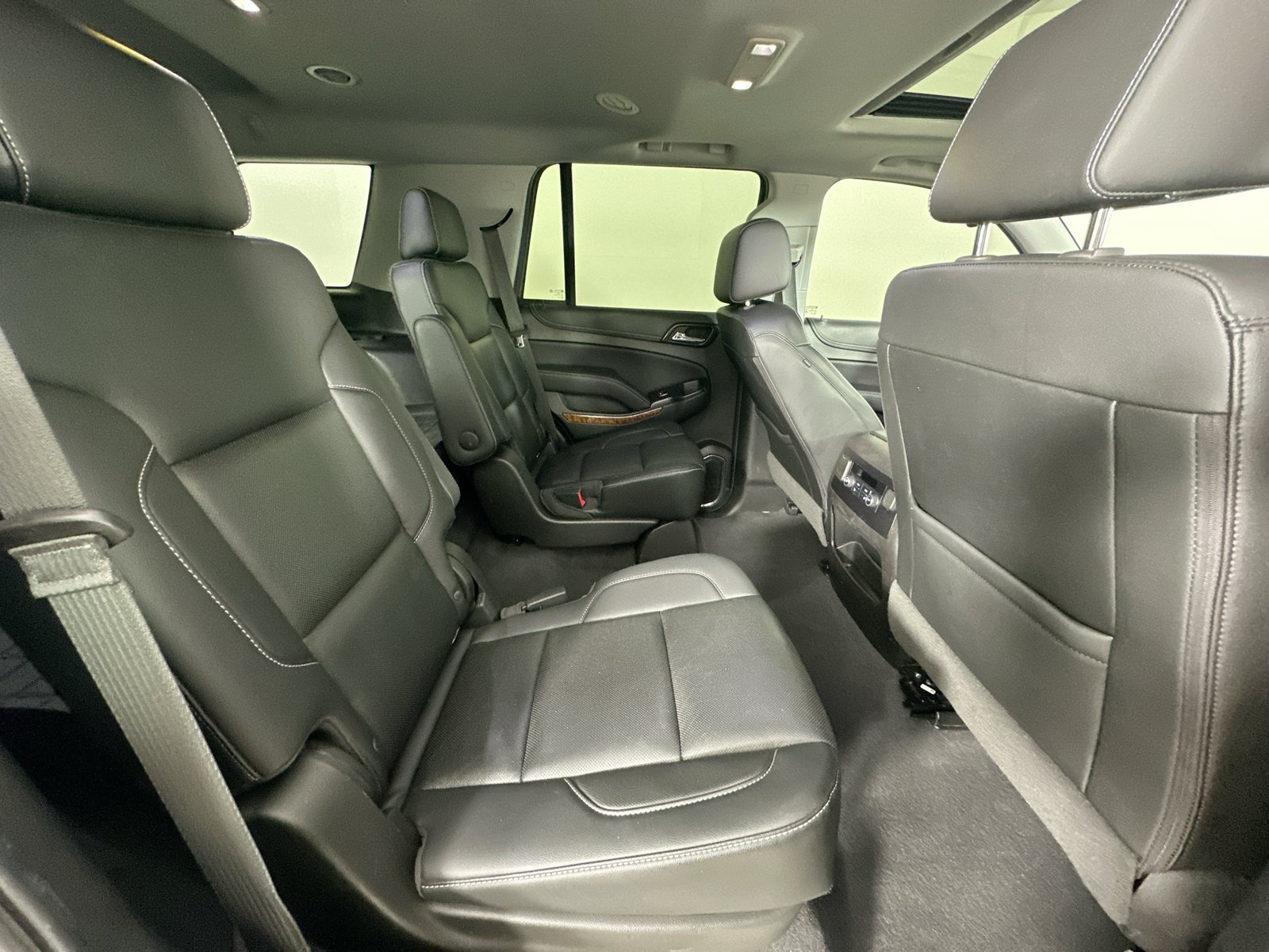 Used 2019 Chevrolet Tahoe Premier w/ RST 6.2L Performance Edition AWD/4WD image 43