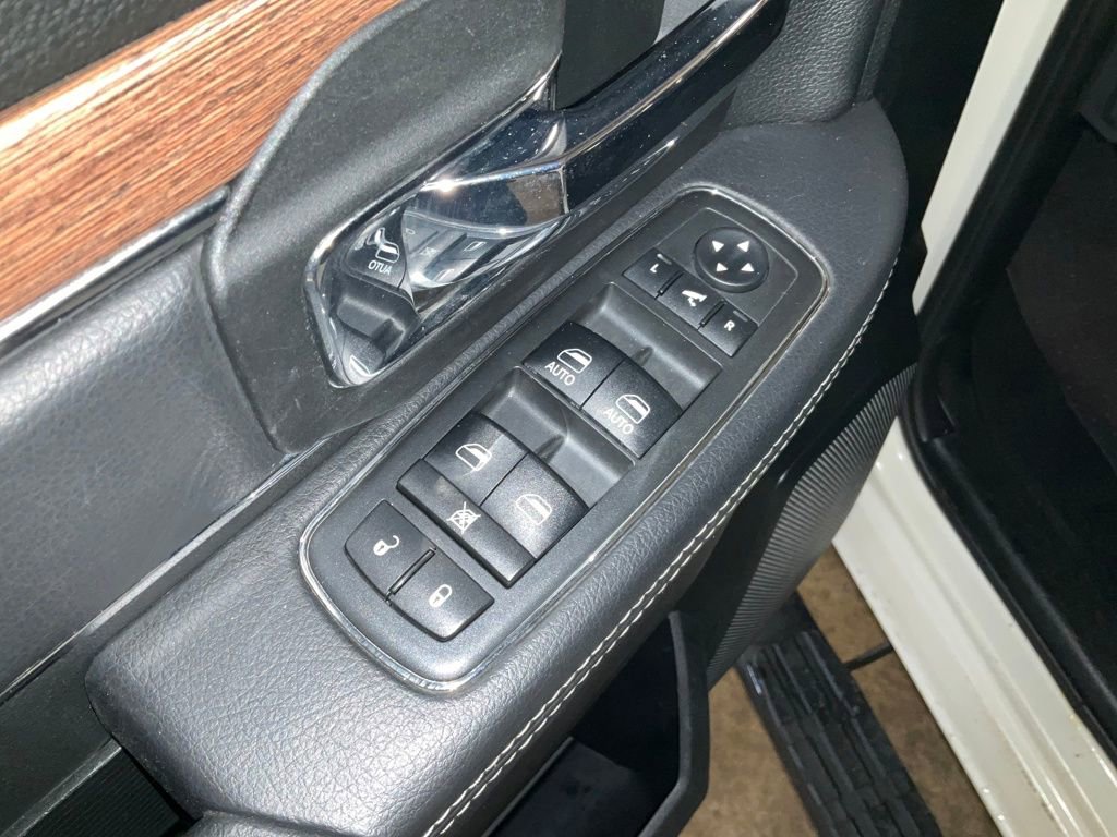 Used 2018 RAM 1500 Laramie w/ Convenience Group AWD/4WD image 15