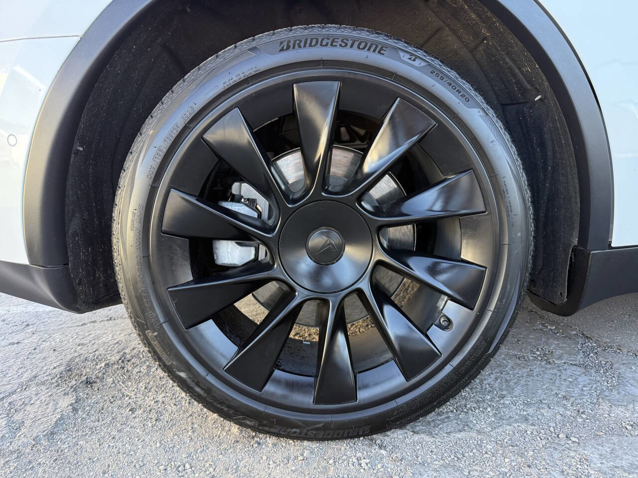 Used 2021 Tesla Model Y Long Range AWD/4WD image 25