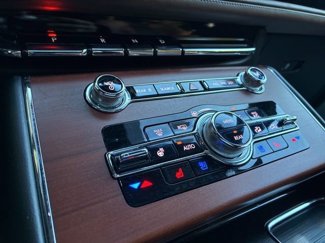 Certified 2022 Lincoln Aviator Reserve w/ Equipment Group 201A image 32