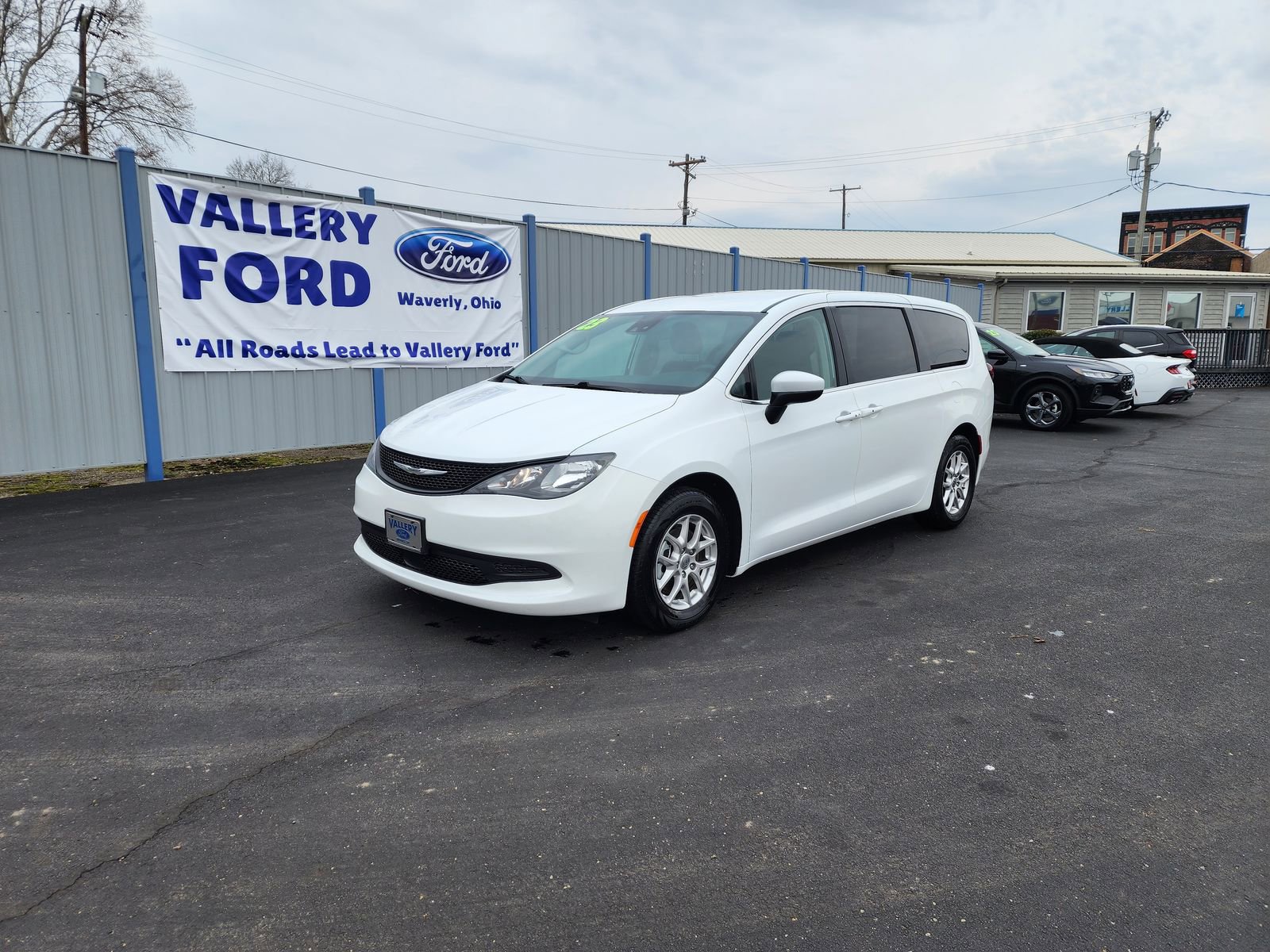 Used 2023 Chrysler Voyager LX