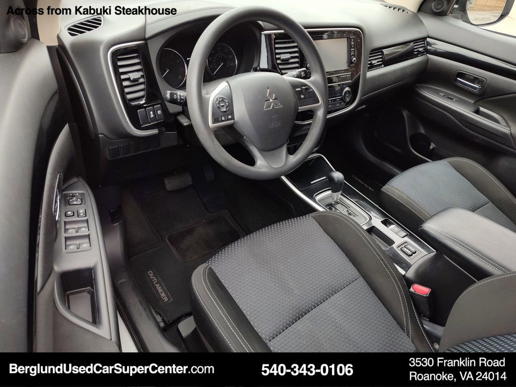 Used 2019 Mitsubishi Outlander ES image 14