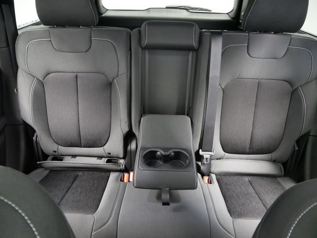 New 2025 Jeep Grand Cherokee Laredo w/ Luxury Tech Group I image 22