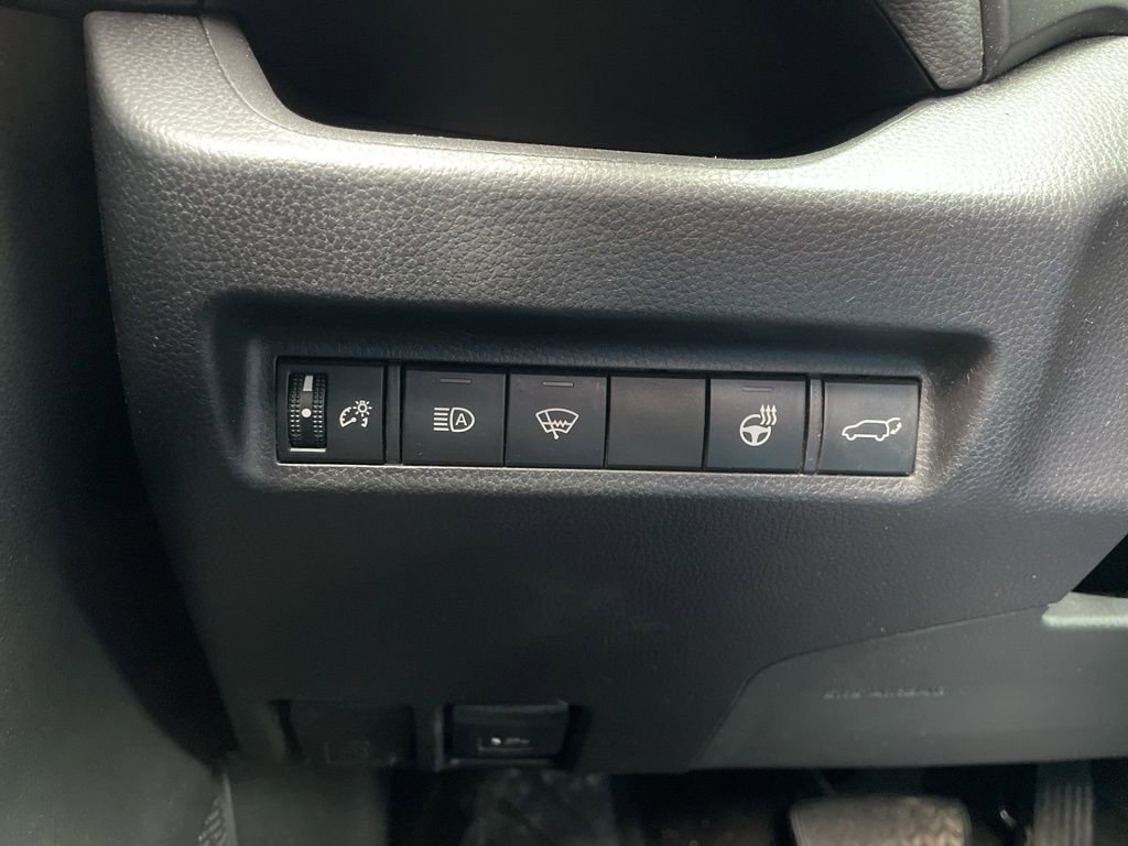 Used 2020 Toyota RAV4 XLE w/ Convenience Package AWD/4WD image 26