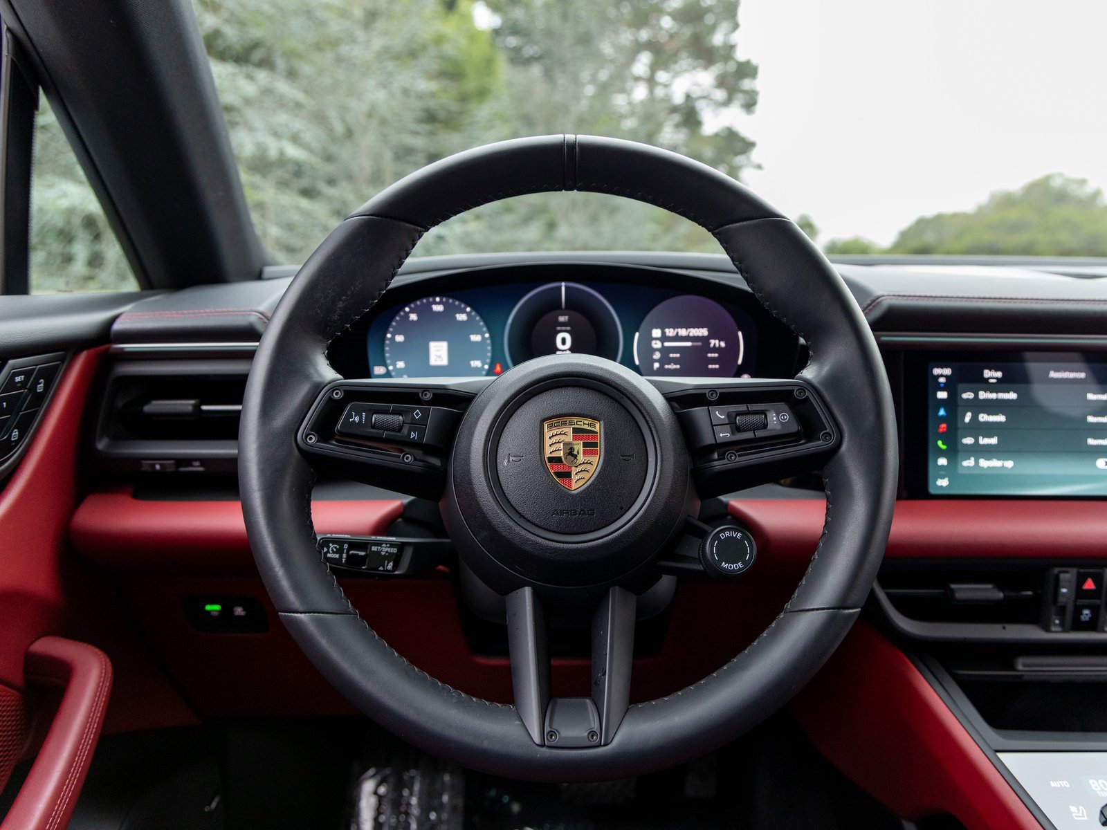 Certified 2024 Porsche Macan 4 Electric image 30