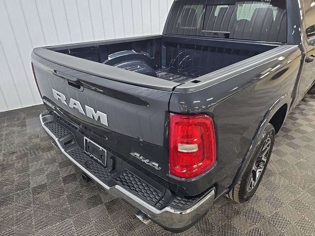 Used 2025 RAM 1500 Laramie AWD/4WD image 11
