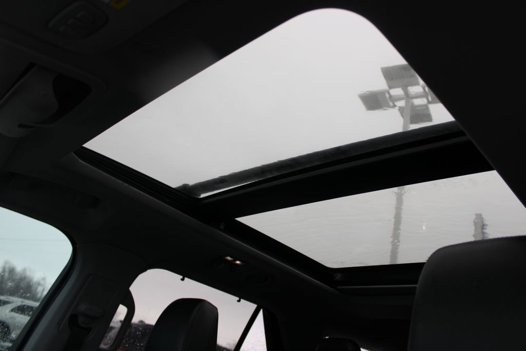 Used 2021 Ford Explorer Limited w/ Equipment Group 301A image 33