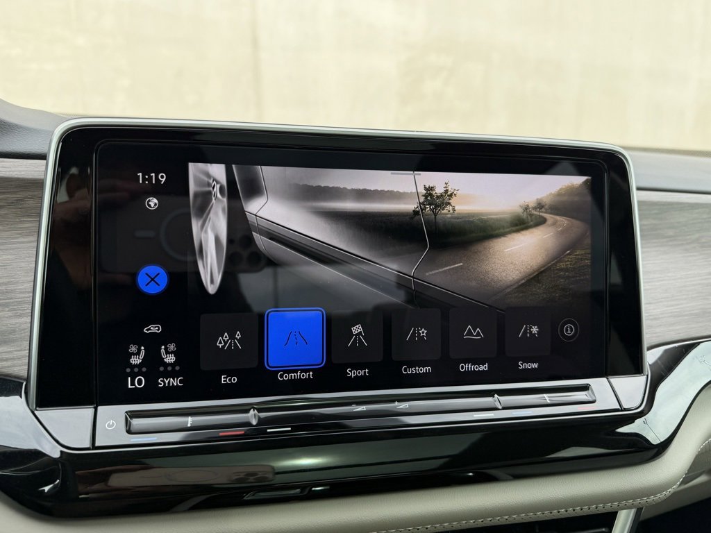 Certified 2025 Volkswagen Atlas SEL image 11