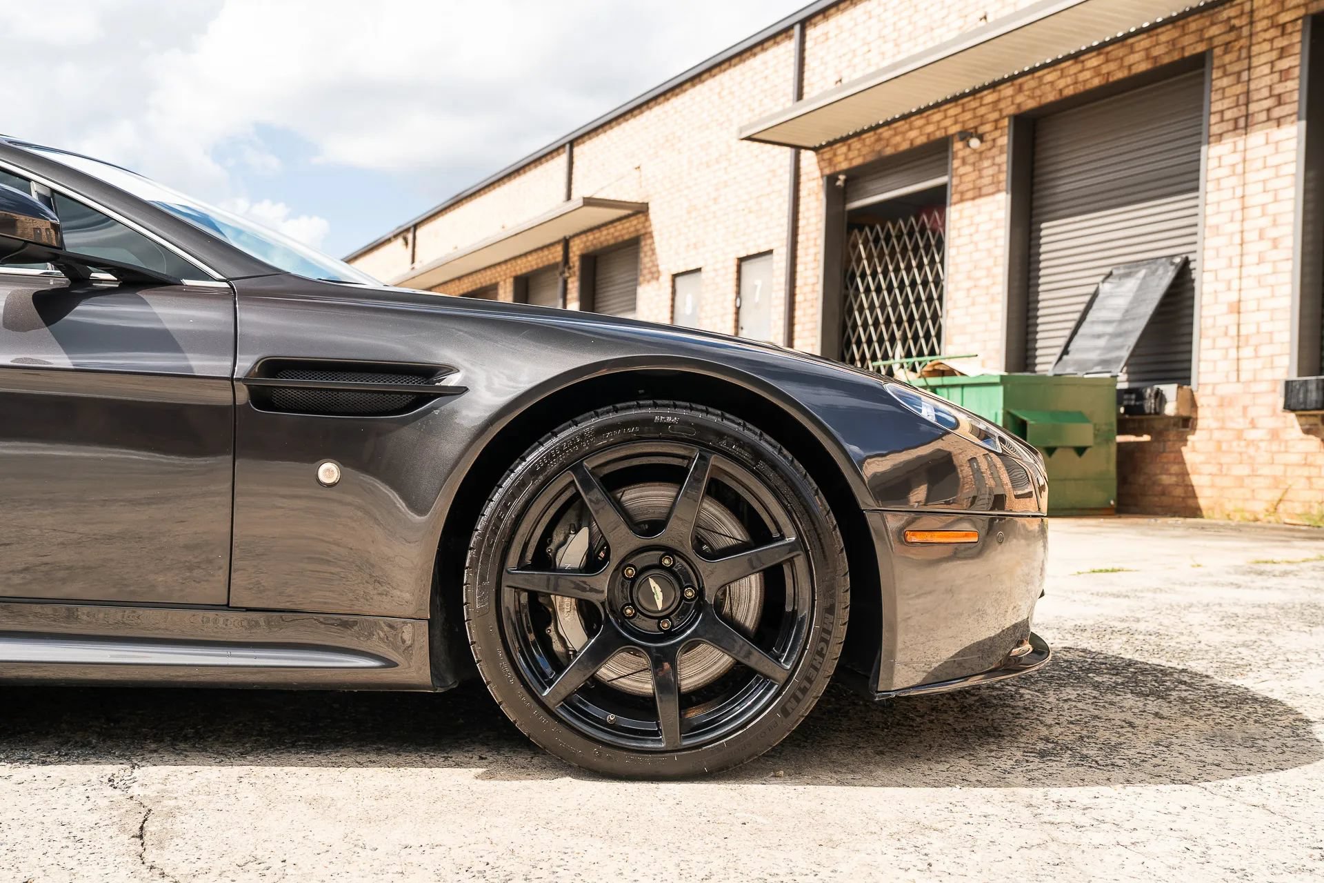 Used 2013 Aston Martin V8 Vantage Roadster RWD image 11