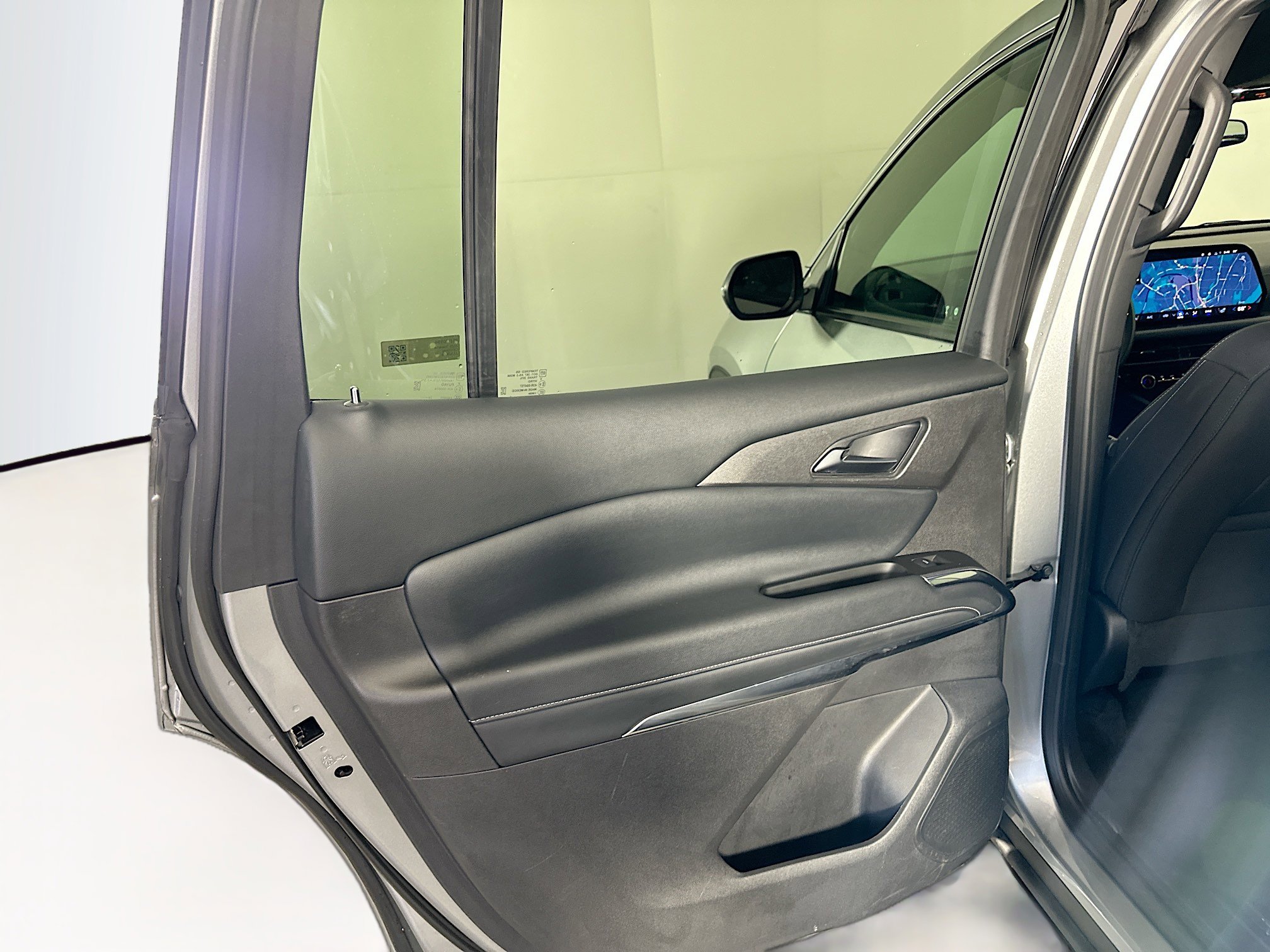 Used 2025 Chevrolet Traverse LT image 26