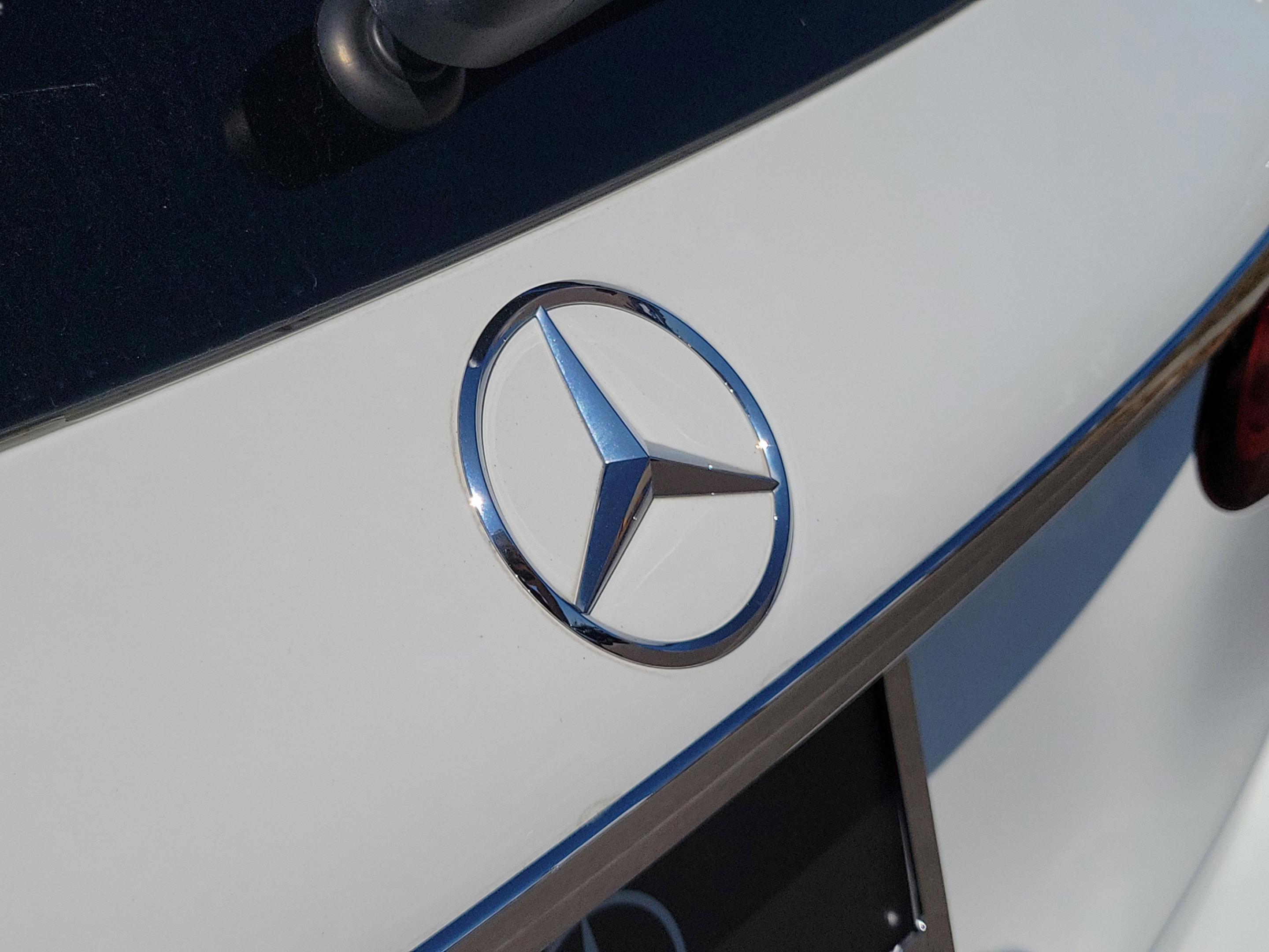 Used 2022 Mercedes-Benz GLC 300 image 30