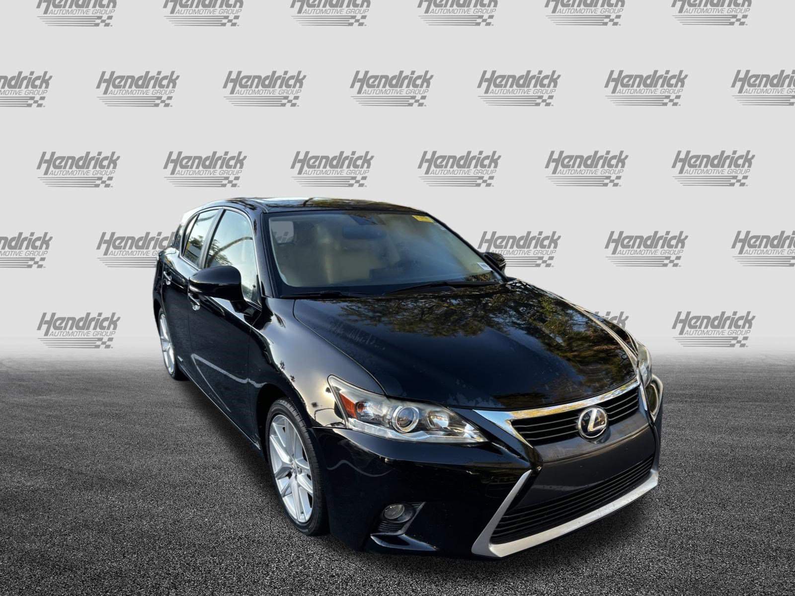 Used 2015 Lexus CT 200h w/ Navigation Package image 2